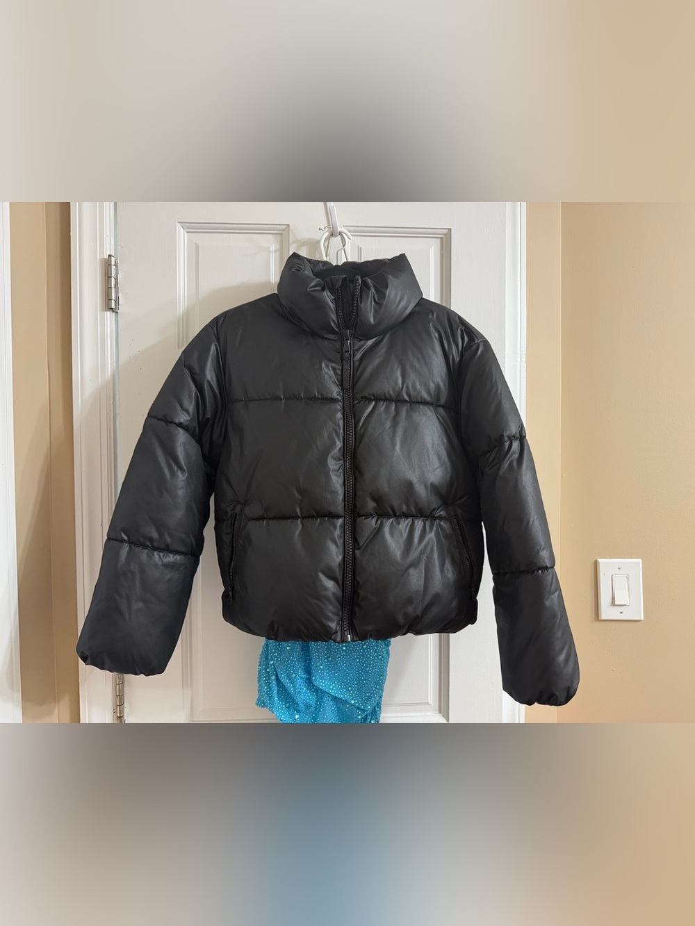 Old Navy Black Cropped Puffer Jacket